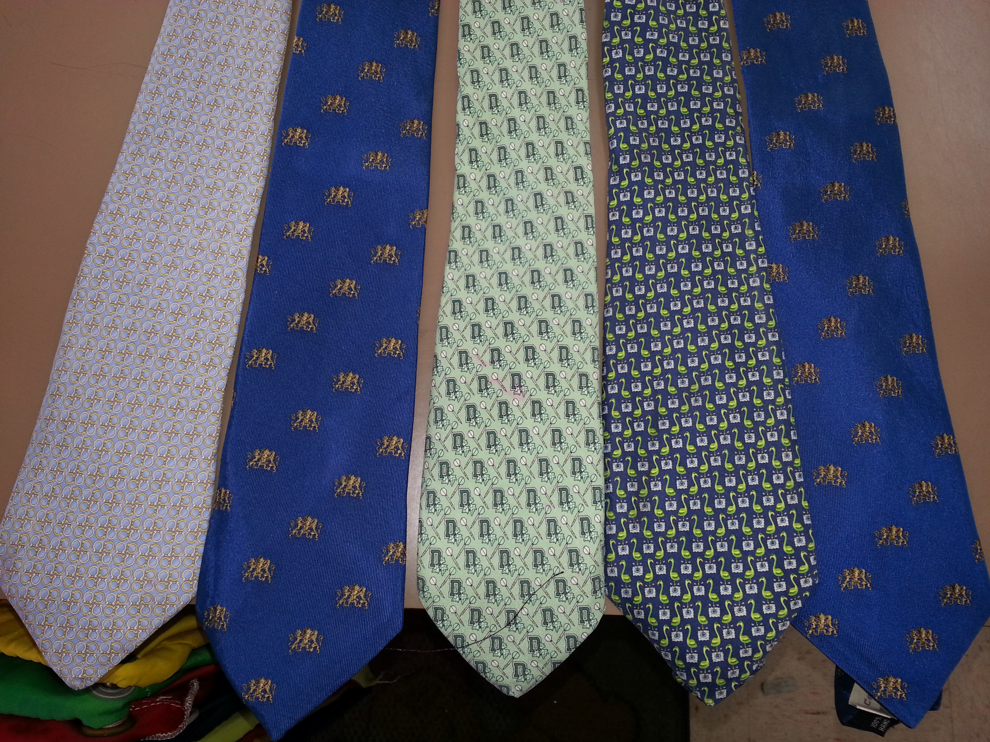 Dry clean restore neckties